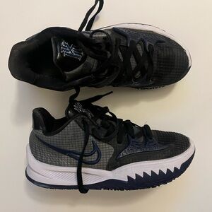 Nike Kyrie Sneakers